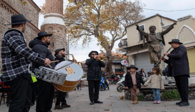 Bergamalı kadınlardan tarihi arastada panayır