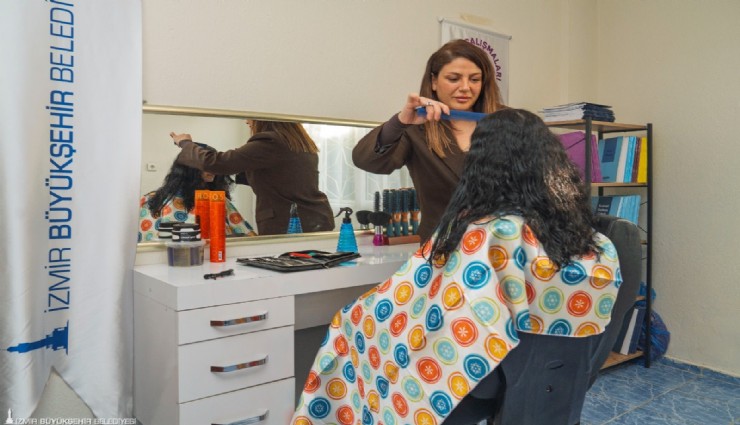 Büyükşehir'den kadınlara ücretsiz mobil kuaför ve eğitim hizmeti