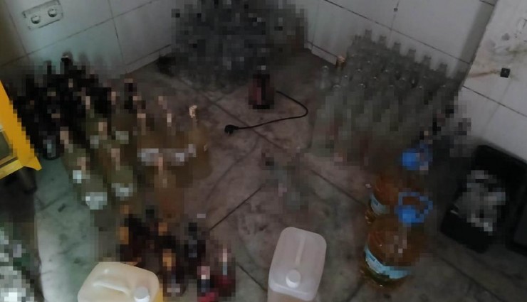 İzmir’de kaçak alkol operasyonu: 3 tutuklama