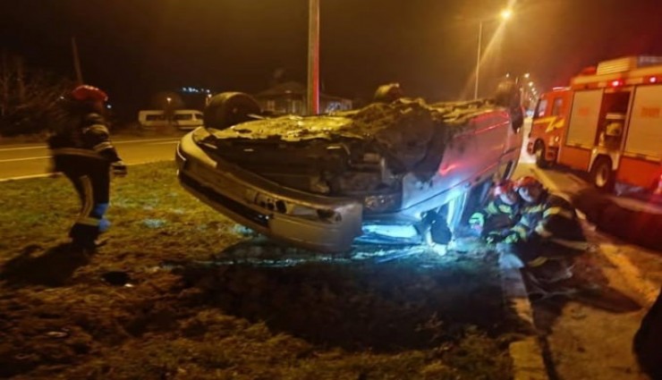 Yoldan çıkan araç ters döndü: 1 yaralı