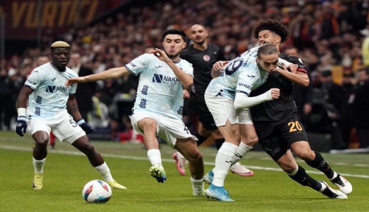 Adana Demirspor, Galatasaray maçında sahadan çekildi