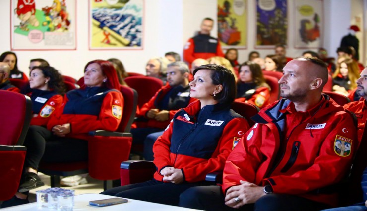 Başkan Kınay’dan depremin yıldönümünde AKUT’a anlamlı ziyaret