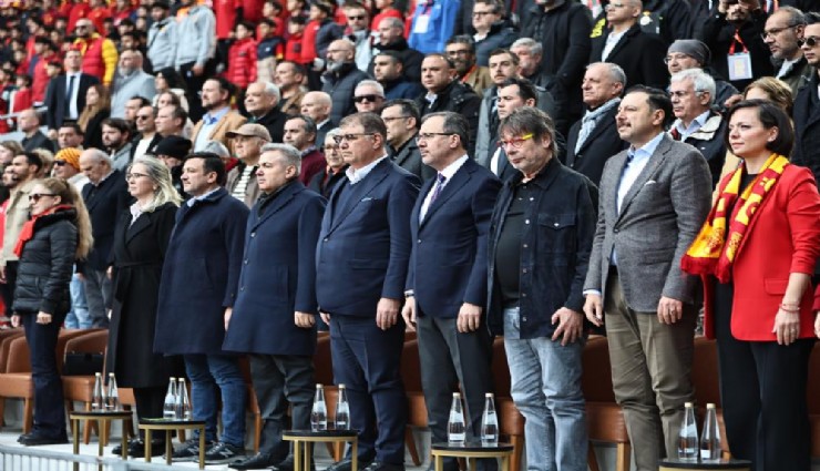 Göztepeliler 100. yıl meşalesini Gürsel Aksel Stadyumu'nda yaktı