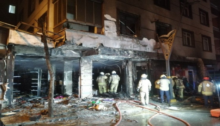 İstanbul'da oyuncak dükkanı alev alev yandı