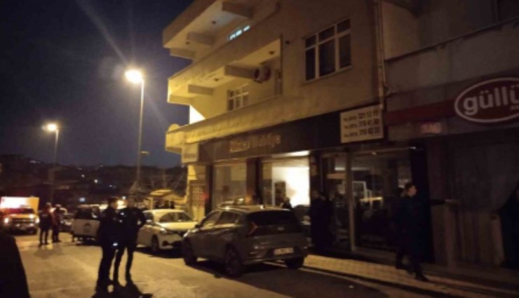 İstanbul'da toprak kayması nedeniyle 2 bina boşaltıldı