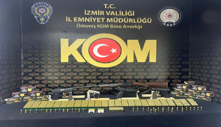 İzmir'de ruhsatsız silah operasyonu: 3 gözaltı