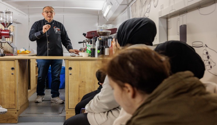 Konak’ta mobil barista eğitimleri başladı