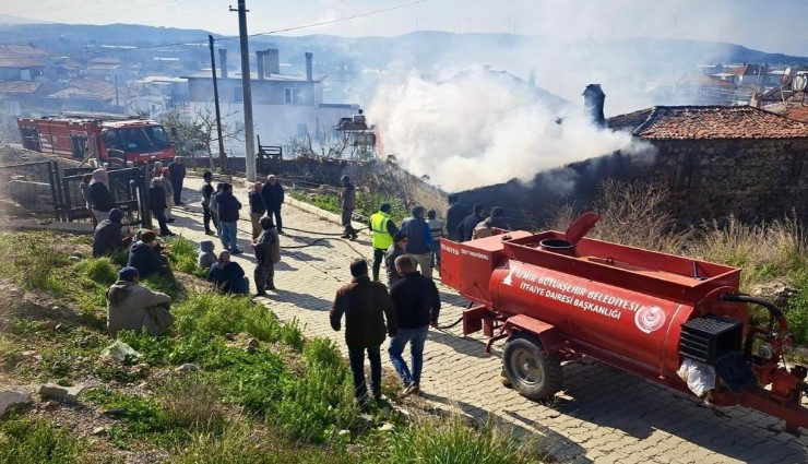 Seferihisar'daki yangın, itfaiye ve mahallelinin yardımlaşmasıyla söndürüldü