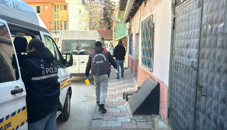 Uşak'ta evlat dehşeti: Babasını bıçaklayarak katleden oğul tutuklandı