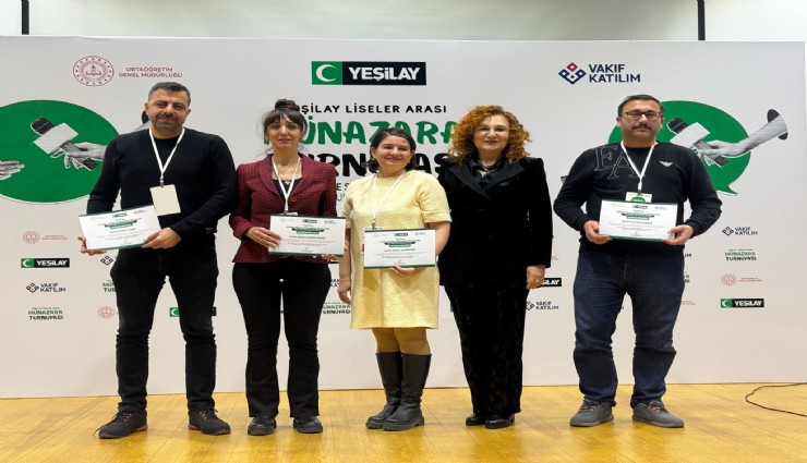 Yeşilay Liseler Arası Münazara Turnuvası Ege Bölge Finali düzenlendi