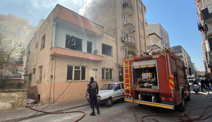 Aydın'da metruk binadan yükselen alevler korkuttu