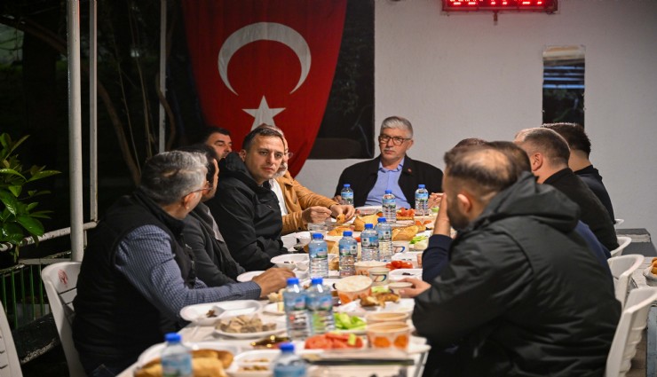 Başkan Eşki sahurda minibüsçülerle buluştu