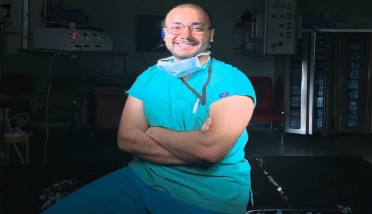 Beynime cip yerleştirdi beni yapay zekayla izliyor diyen hastasının bıçakladığı doktor olayı anlattı