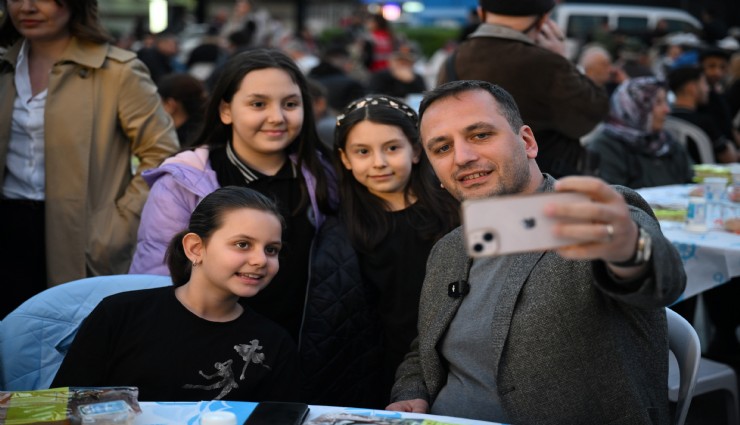 Bornova’da Kadir Gecesi’nde büyük iftar buluşması