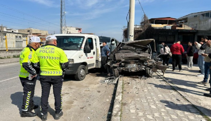 Buca'da alkollü sürücü dehşet saçtı: Yol kenarındaki 6 aracı ezip geçti