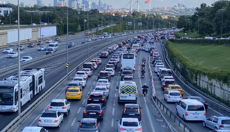 İçişleri Bakanlığından bayram tatili trafik tedbirleriyle ilgili açıklama: Kamyon, çekici, tanker cinsi araçlara izin verilmeyecek