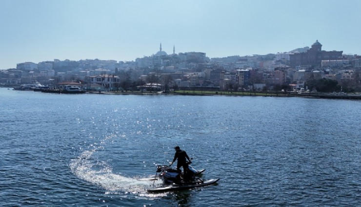 İstanbul’da hem denizde hem karada gidebilen motosiklet yaptı
