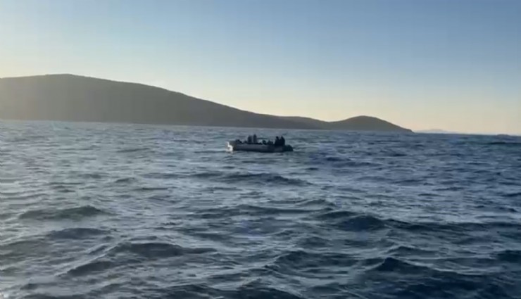 İzmir açıklarında 30 düzensiz göçmen kurtarıldı