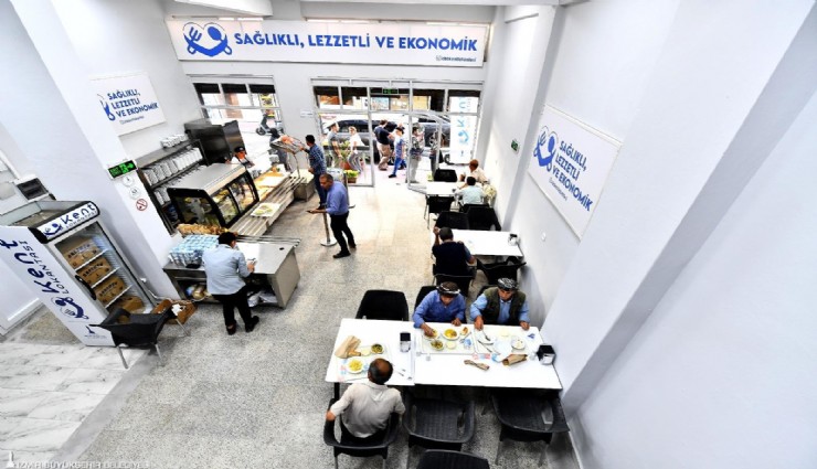 İzmir’de Askıda Yemek dayanışması sürüyor