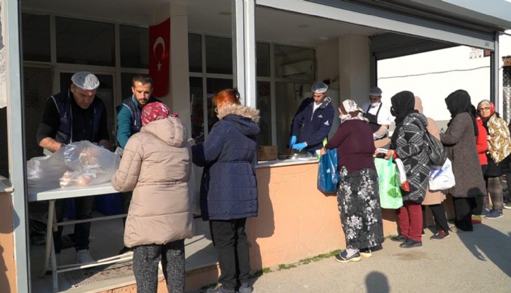 İzmir’de Dayanışma Noktalarında ramazan bereketi