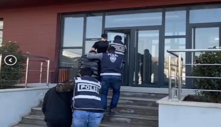 İzmir'de korsan taksi çağırıp gasbeden 3 şüpheli yakalandı