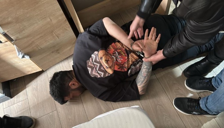 İzmir’de taksiciyi gaspeden şahıs tutuklandı