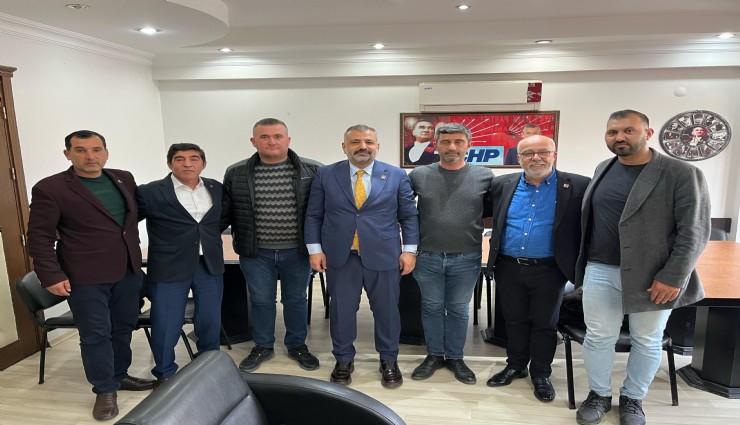 Kınık'ta sabah istifa eden CHP'li meclis üyeleri öğleden sonra partilerine geri döndü