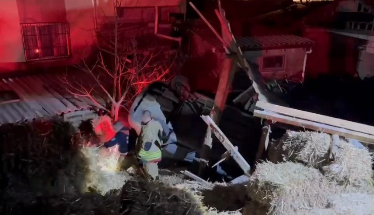Manisa'da feci kaza: Otomobil ile motosiklet çarpıştı,1 ölü, 2 yaralı