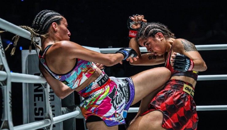 One Championship ringlerinde galibiyet kazanan ilk Türk kadını oldu