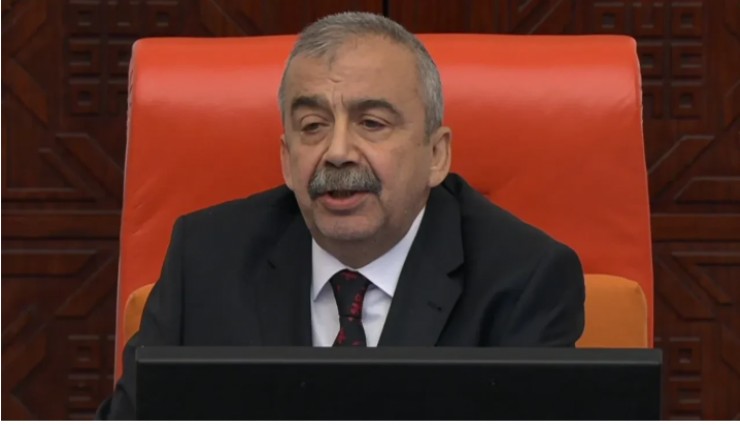 Sırrı Süreyya Önder açıkladı: Öcalan, Bahçeli’yi zor durumda bırakmamak için TBMM’ye gelmeyecek