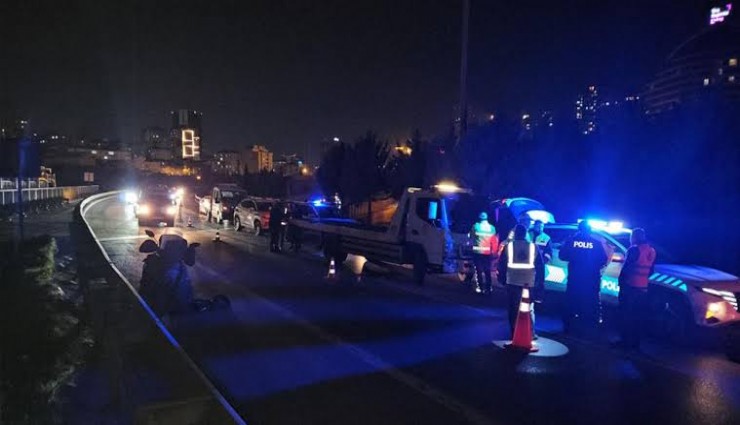 TEM’de feci kaza: Yolun ortasında yatan kişiye çarpıp metrelerce sürükledi