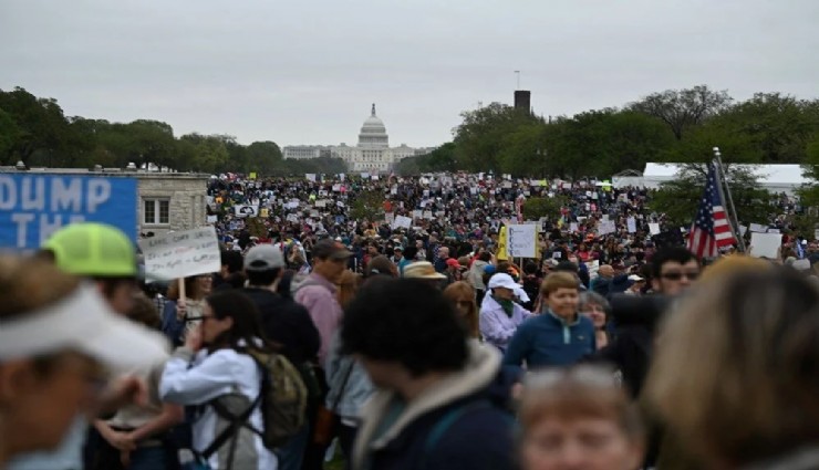 ABD’de on binlerce kişi Trump ve Musk’ı protesto etti
