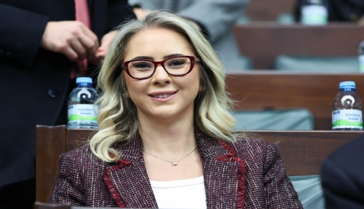 AK Partili Çankırı'dan Tugay'a : Beceriksizliğinizle ne bıçak sırtında yürüyebilir ne de iğne ucunda dengede durabilirsiniz