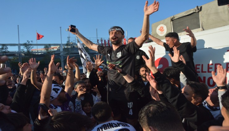 Aydınsporlular meydana indi, şampiyonluğu kutladı