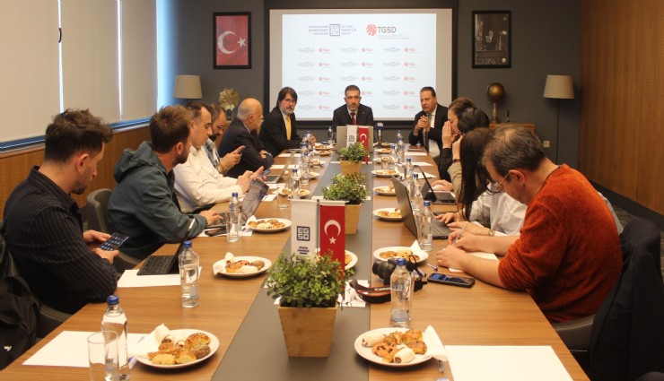 Başkanlar hazır giyim sektörünü değerlendirdi: Kurtuluş için çare katma değerli üretim