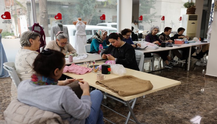 Bayraklı Belediyesinden huzurevi sakinlerine destek