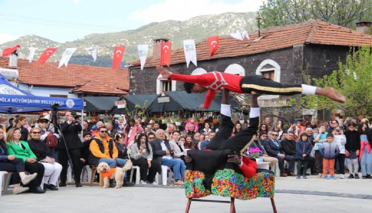 Etiyopya Akrobasi Grubu Yeşilüzümlü Festivali'nde nefes kesti