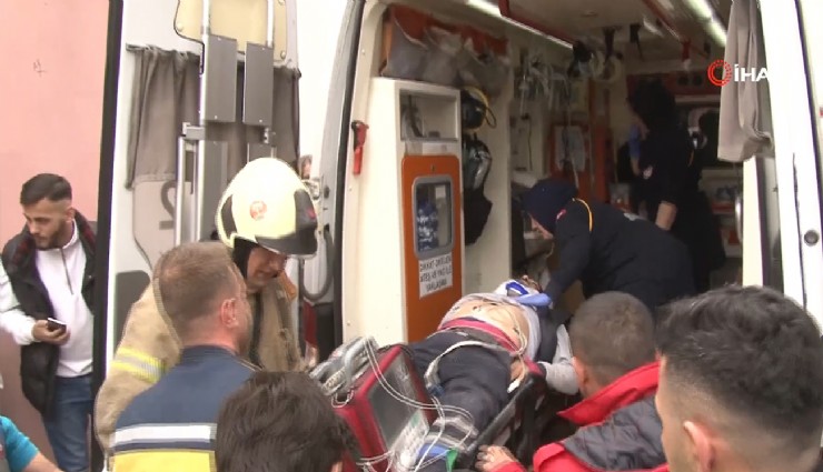 Fatih’te iş makinesinin çarptığı işçi, asansör boşluğuna düştü