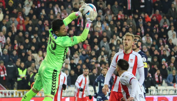 Fenerbahçe, Sivas'ta 3 golle kazandı