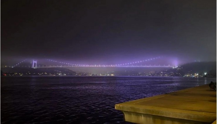 İstanbul’da sis nedeniyle boğaz trafiği askıya alındı