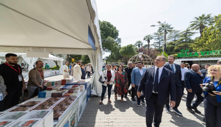 İzmir: Kültür, Mekan, İnsan Dergisi İzmir Kitap Fuarı’nda okuyucu ile buluştu