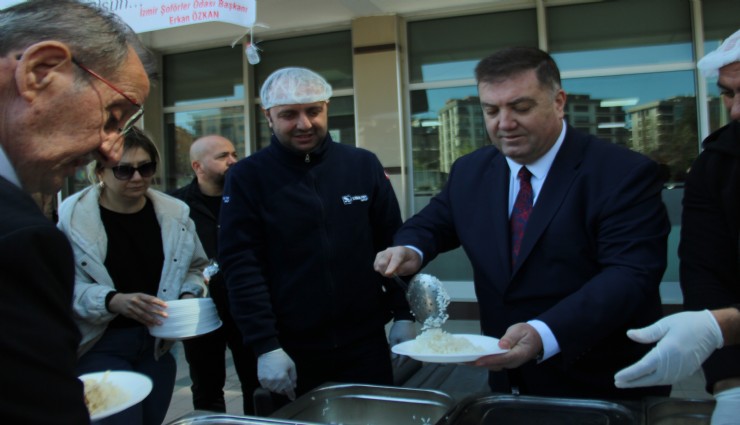 İzmirli taksiciler vefa eden üyelerini anmak için pilav hayrı yaptı