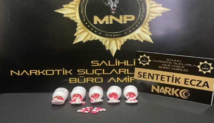 Manisa’da torbacı operasyonu: Üst aramasından 267 uyuşturucu hap çıktı