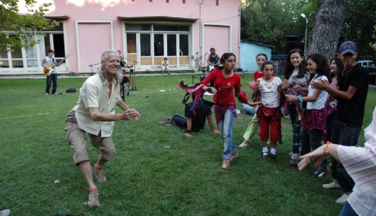 Rene Kres’e Veda: Sanatla Kurulan Kültür Köprüsünün Mimarı