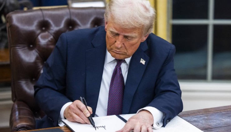 Trump'tan akıllı telefon ve bilgisayarlar için yeni karar