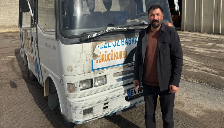 Van'da ilginç takas: Cep telefonu ile minibüsü takas ettiler