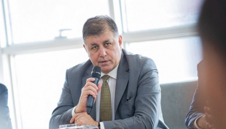 Başkan Tugay'dan, İmamoğlu'na sosyal medya desteği