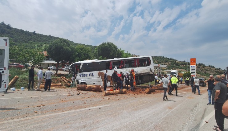 Çanakkale'de yolcu otobüsünün de olduğu zincirleme kaza: 6 can kaybı