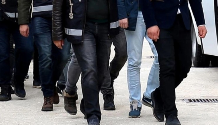 İzmir dahil 18 ilde bilişim suçu işleyen 102 kişiye gözaltı