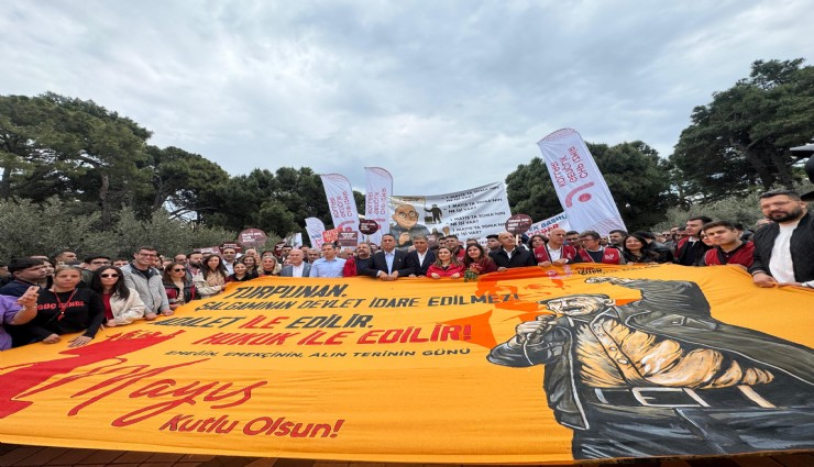 İzmir’de 1 Mayıs kutlamaları yapıldı